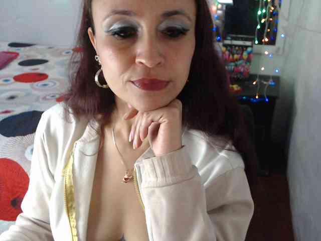 samanthasquirt1212 webcam