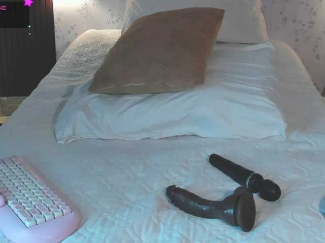 Crazy-babyy's BongaCams show and profile