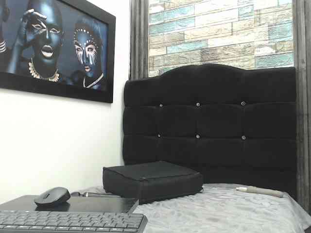 chicholina-bigtits webcam