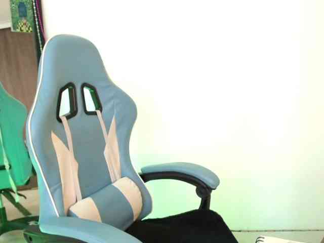 Callmebluee webcam
