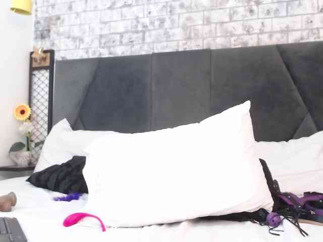 MilaAdams webcam