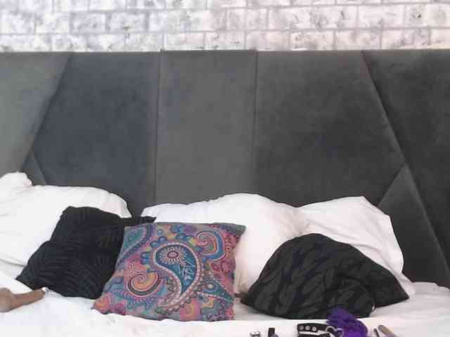 MilaAdams webcam