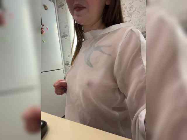Alena121 Live Webcam on BongaCams
