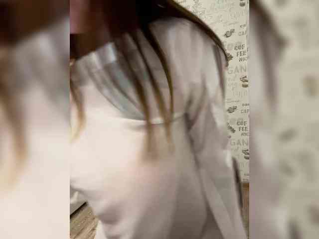 Alena121 webcam