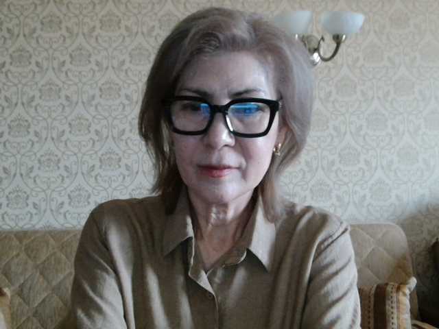 Elegant00Lady's BongaCams show and profile