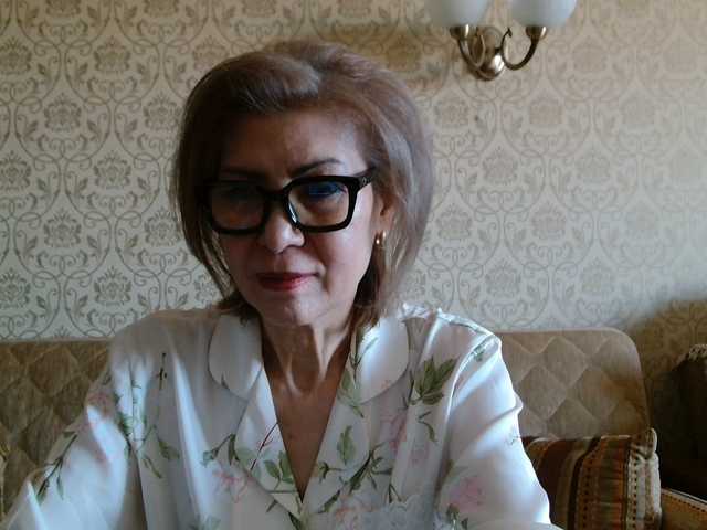 Elegant00Lady's BongaCams show and profile