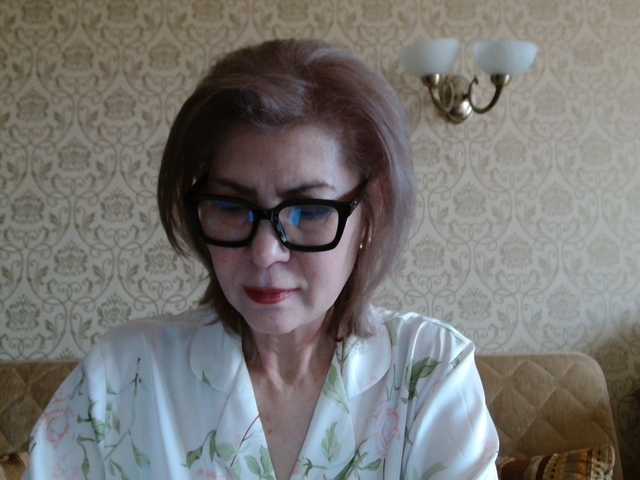 Elegant00Lady's BongaCams show and profile