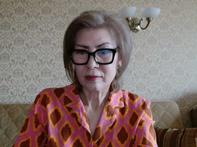 Elegant00Lady's BongaCams show and profile