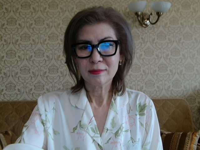 Elegant00Lady's BongaCams show and profile