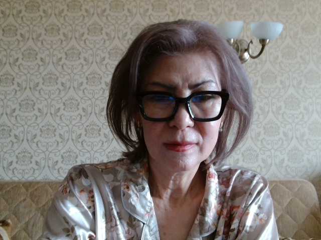 Elegant00Lady's BongaCams show and profile