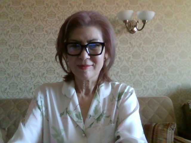 go to chat with ElegantLady00