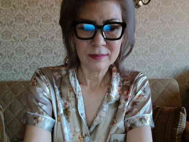 ElegantLady00 webcam