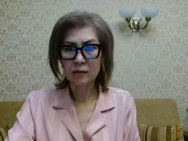 ElegantLady00 webcam