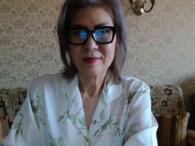 ElegantLady00 webcam