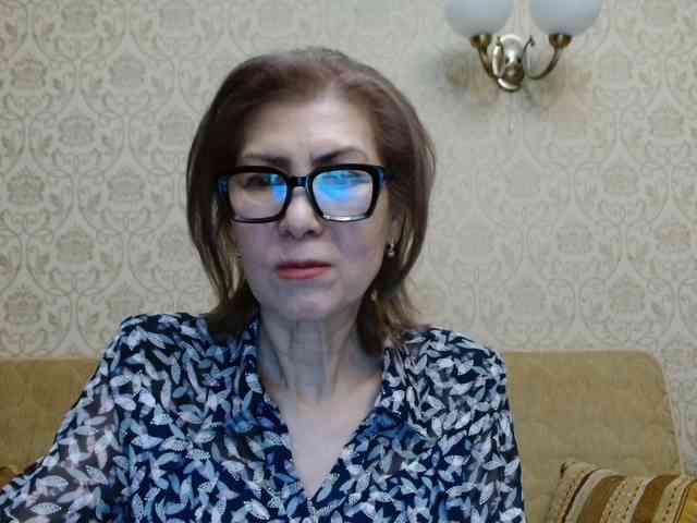 ElegantLady00 webcam