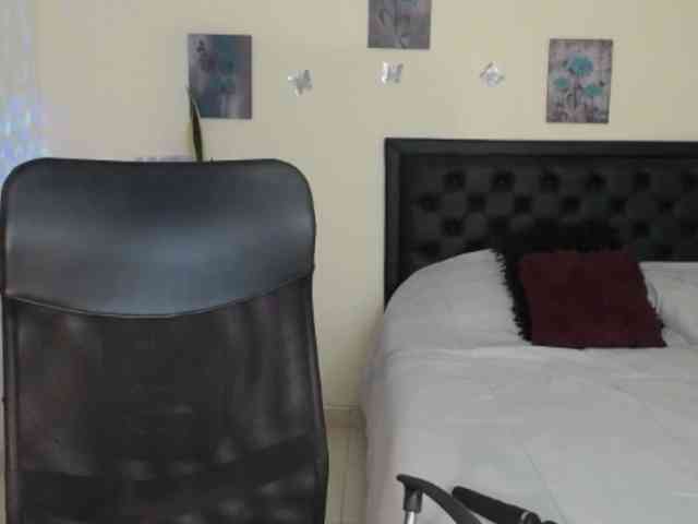 julietamanson1 Live Webcam on BongaCams