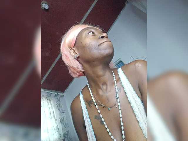 CleavageKING's BongaCams show and profile