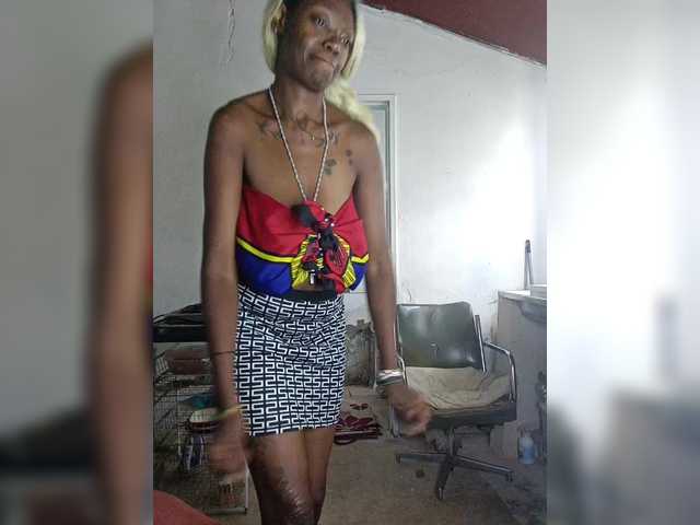 CleavageKING's BongaCams show and profile