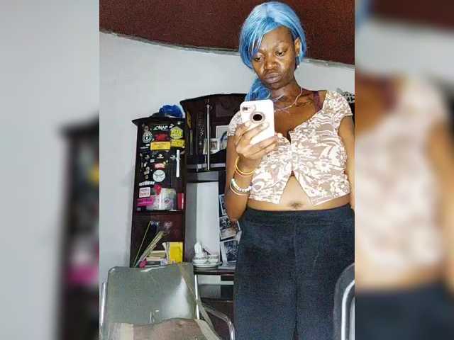 CleavageKING's BongaCams show and profile