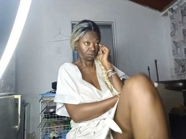 Preview of instag_tittymonroe