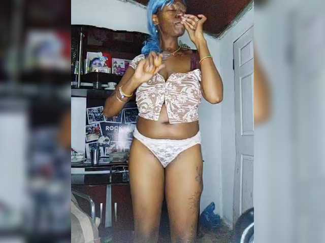 CleavageKING's BongaCams show and profile