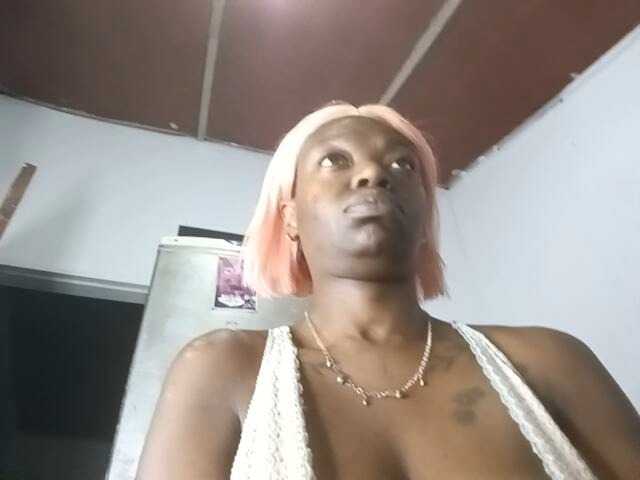 CleavageKING's BongaCams show and profile