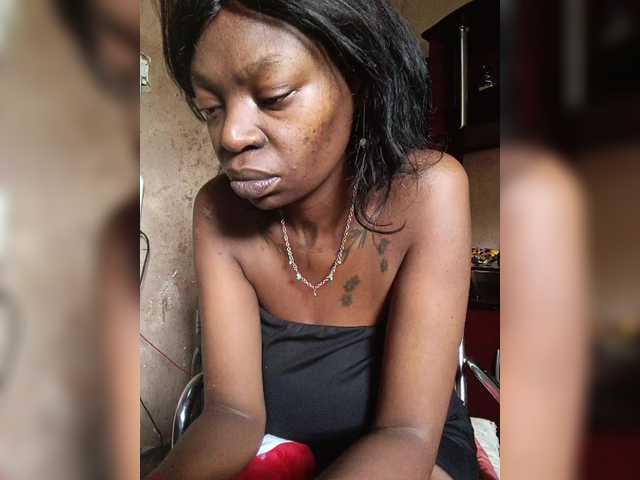 CleavageKING's BongaCams show and profile