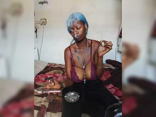 CleavageKING's BongaCams show and profile