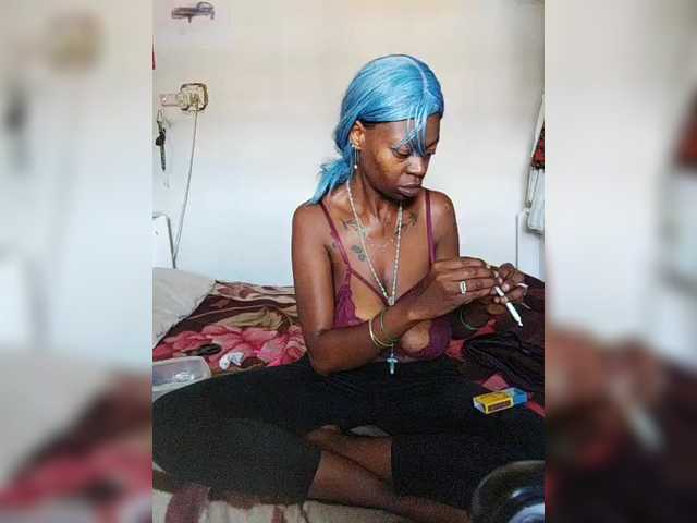 CleavageKING's BongaCams show and profile