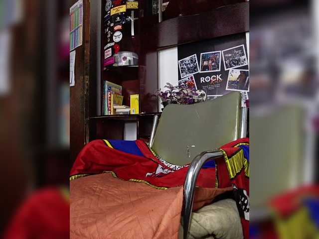 CleavageKING's BongaCams show and profile