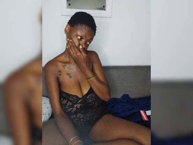 CleavageKING's BongaCams show and profile