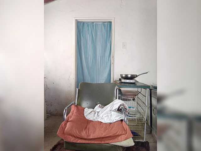 CleavageKING's BongaCams show and profile