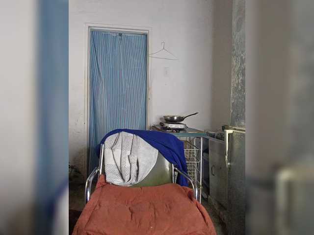 CleavageKING's BongaCams show and profile