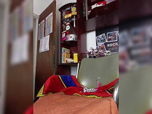 CleavageKING's BongaCams show and profile