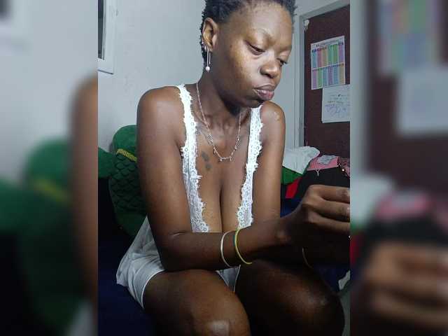 InstaG_TittyMonroe webcam