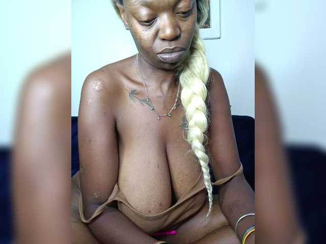 CleavageKING from BongaCams is Freechat