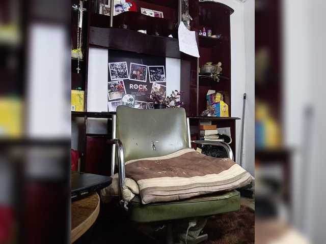 CleavageKING's BongaCams show and profile