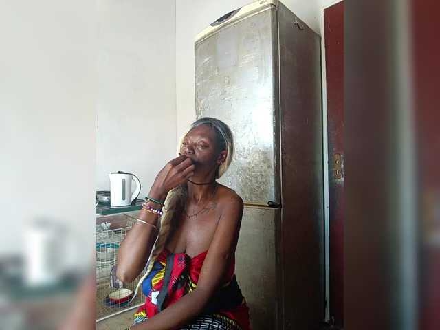 CleavageKING's BongaCams show and profile