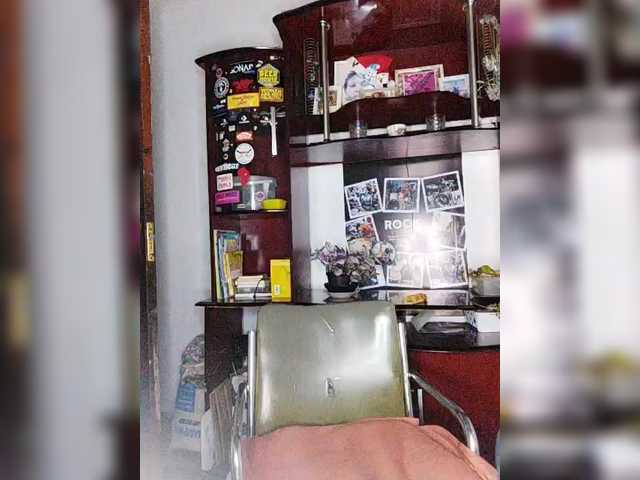 CleavageKING's BongaCams show and profile