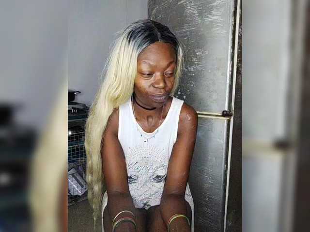 CleavageKING's BongaCams show and profile