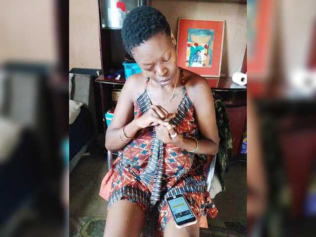 CleavageKING's BongaCams show and profile