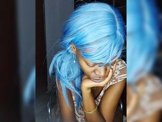 CleavageKING's BongaCams show and profile