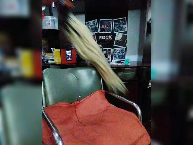 CleavageKING's BongaCams show and profile