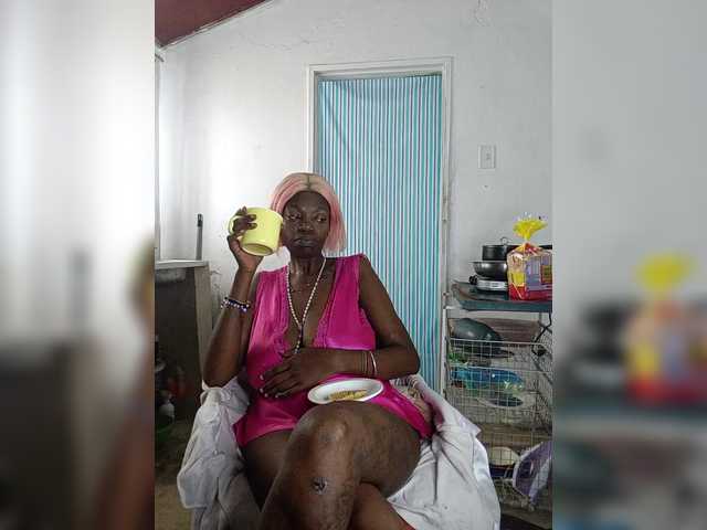 CleavageKING's BongaCams show and profile