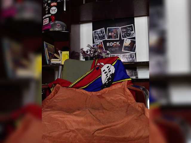 CleavageKING's BongaCams show and profile