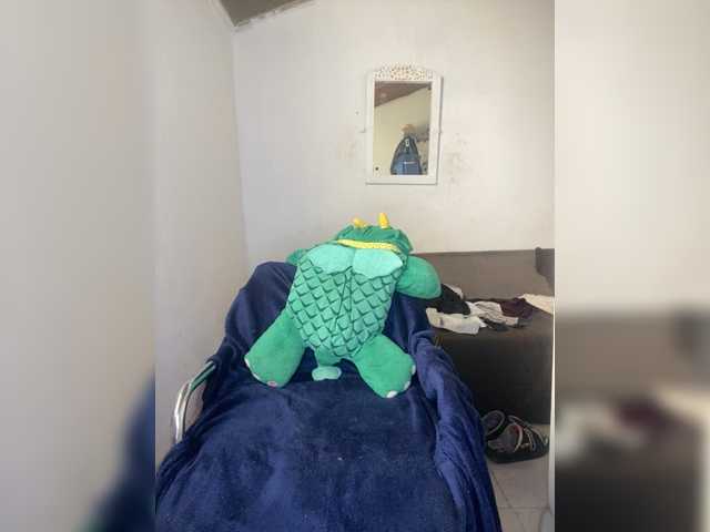 CleavageKING's BongaCams show and profile