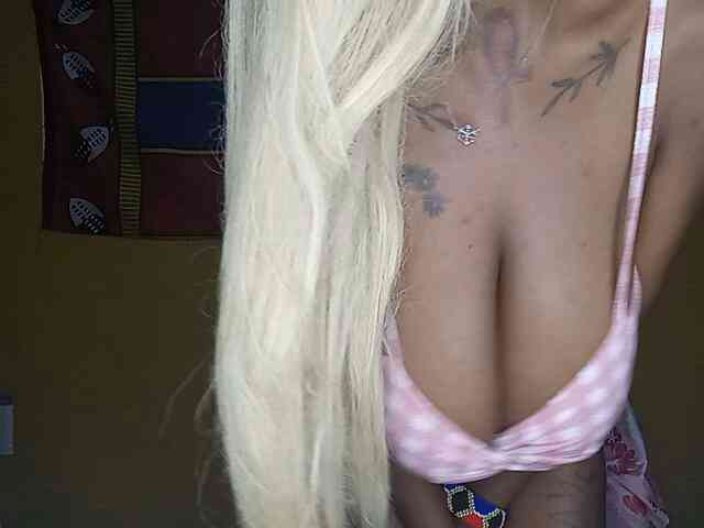 InstaG_TittyMonroe webcam