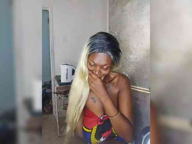 CleavageKING Live Webcam on BongaCams