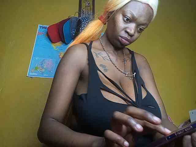 InstaG_TittyMonroe webcam