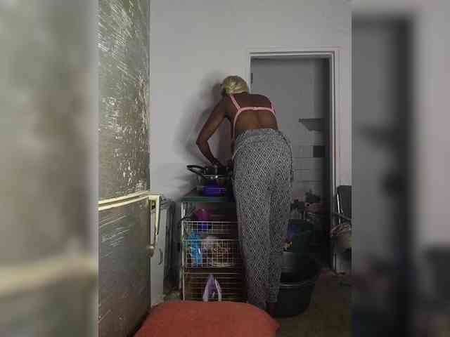 InstaG_TittyMonroe webcam